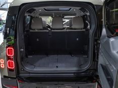 Land Rover DEFENDER 2.0 P300 GASOLINA 110 SE AWD AUTOMÁTICO 2020/2021 VIA BELLA VEÍCULOS ESPECIAIS CAXIAS DO SUL / Carros no Vale