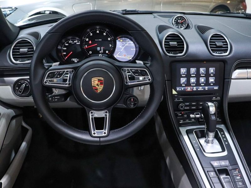 Porsche 718 2.0 16V H4 GASOLINA BOXSTER PDK 2021/2021 VIA BELLA VEÍCULOS ESPECIAIS CAXIAS DO SUL / Carros no Vale