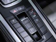 Porsche 718 2.0 16V H4 GASOLINA BOXSTER PDK 2021/2021 VIA BELLA VEÍCULOS ESPECIAIS CAXIAS DO SUL / Carros no Vale