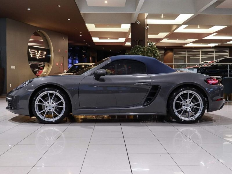 Porsche 718 2.0 16V H4 GASOLINA BOXSTER PDK 2021/2021 VIA BELLA VEÍCULOS ESPECIAIS CAXIAS DO SUL / Carros no Vale
