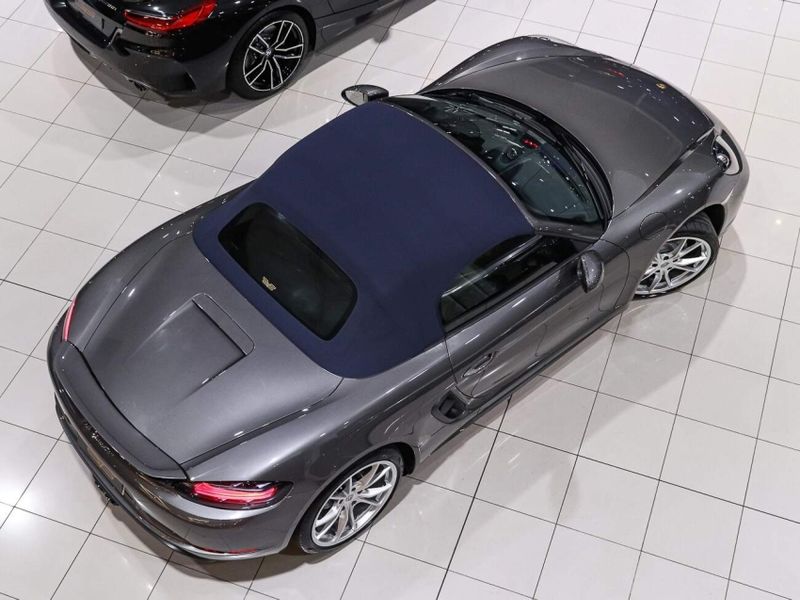 Porsche 718 2.0 16V H4 GASOLINA BOXSTER PDK 2021/2021 VIA BELLA VEÍCULOS ESPECIAIS CAXIAS DO SUL / Carros no Vale
