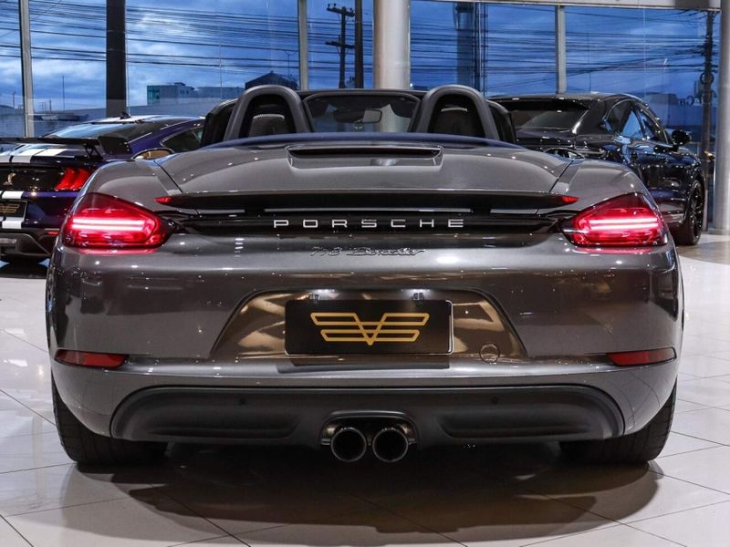 Porsche 718 2.0 16V H4 GASOLINA BOXSTER PDK 2021/2021 VIA BELLA VEÍCULOS ESPECIAIS CAXIAS DO SUL / Carros no Vale