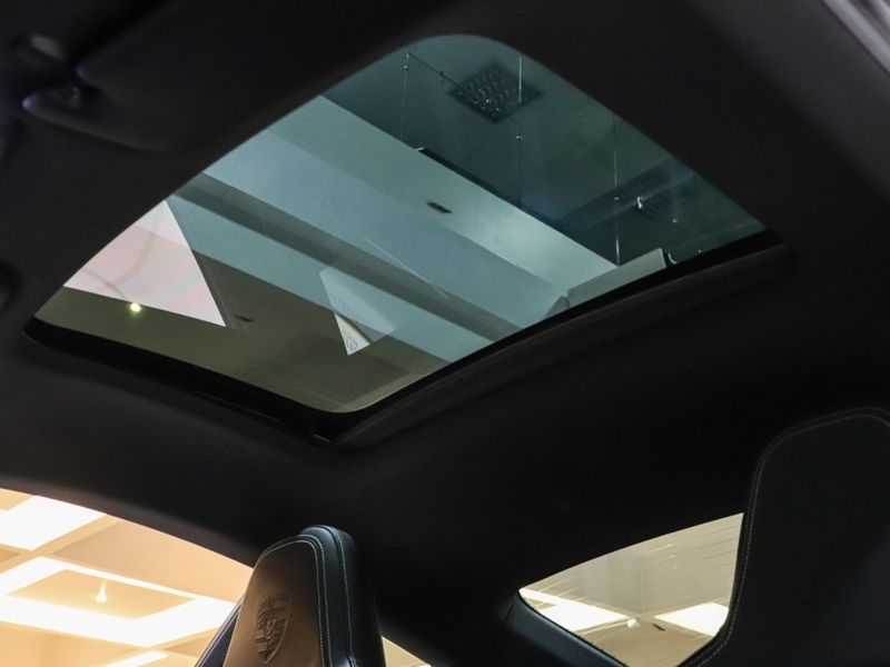Porsche 911 3.0 24V H6 GASOLINA CARRERA S PDK 2019/2020 VIA BELLA VEÍCULOS ESPECIAIS CAXIAS DO SUL / Carros no Vale
