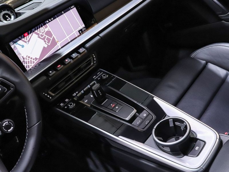 Porsche 911 3.0 24V H6 GASOLINA CARRERA S PDK 2019/2020 VIA BELLA VEÍCULOS ESPECIAIS CAXIAS DO SUL / Carros no Vale
