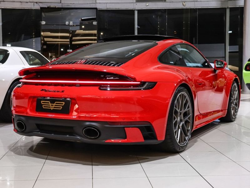 Porsche 911 3.0 24V H6 GASOLINA CARRERA S PDK 2019/2020 VIA BELLA VEÍCULOS ESPECIAIS CAXIAS DO SUL / Carros no Vale