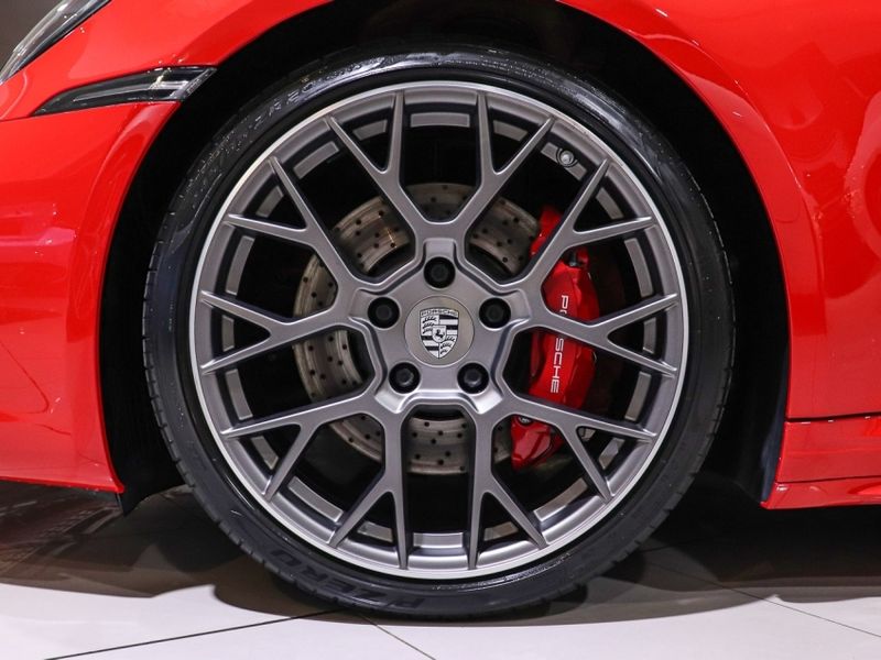 Porsche 911 3.0 24V H6 GASOLINA CARRERA S PDK 2019/2020 VIA BELLA VEÍCULOS ESPECIAIS CAXIAS DO SUL / Carros no Vale