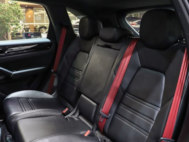 Porsche CAYENNE 3.0 V6 E-HYBRID AWD TIPTRONIC S 2020/2020 VIA BELLA VEÍCULOS ESPECIAIS CAXIAS DO SUL / Carros no Vale