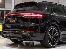 Porsche CAYENNE 3.0 V6 E-HYBRID AWD TIPTRONIC S 2020/2020 VIA BELLA VEÍCULOS ESPECIAIS CAXIAS DO SUL / Carros no Vale