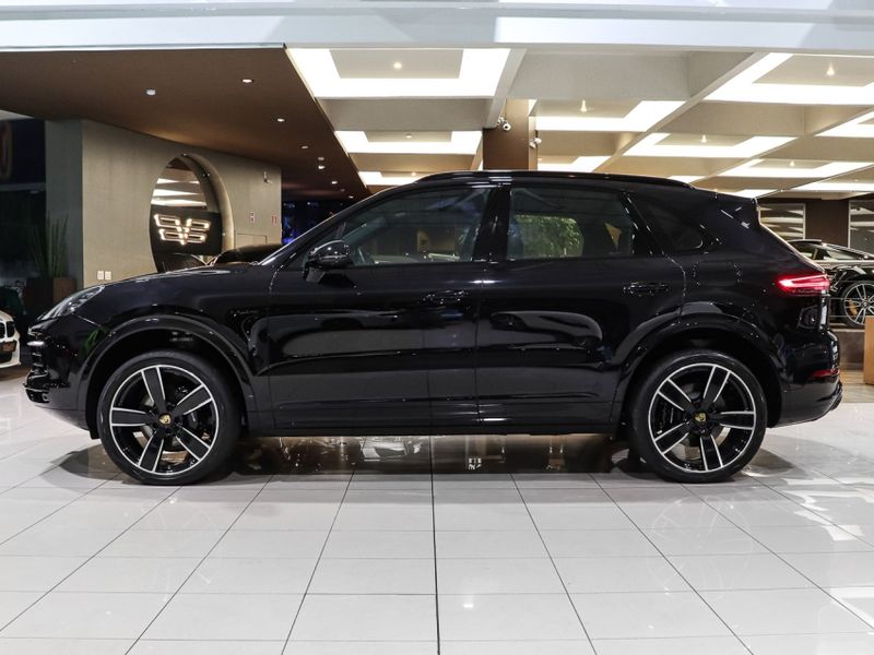 Porsche CAYENNE 3.0 V6 E-HYBRID AWD TIPTRONIC S 2020/2020 VIA BELLA VEÍCULOS ESPECIAIS CAXIAS DO SUL / Carros no Vale