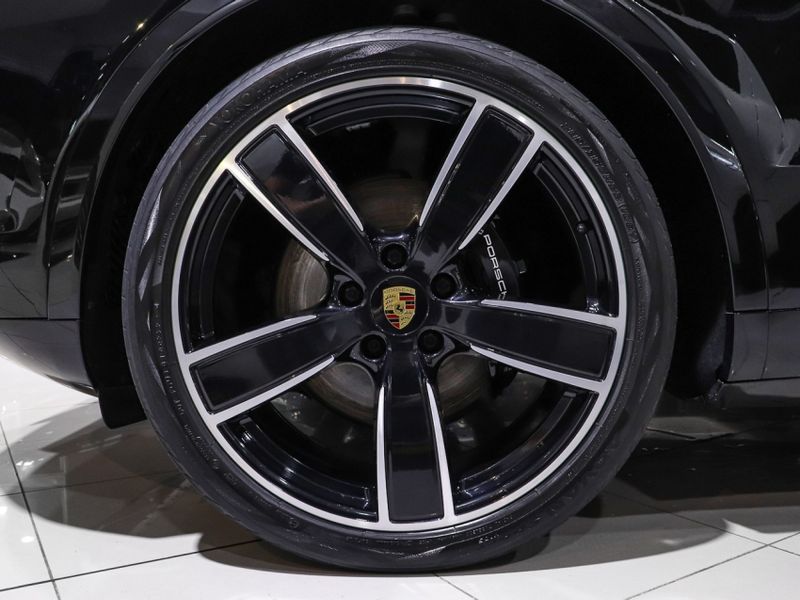 Porsche CAYENNE 3.0 V6 E-HYBRID AWD TIPTRONIC S 2020/2020 VIA BELLA VEÍCULOS ESPECIAIS CAXIAS DO SUL / Carros no Vale