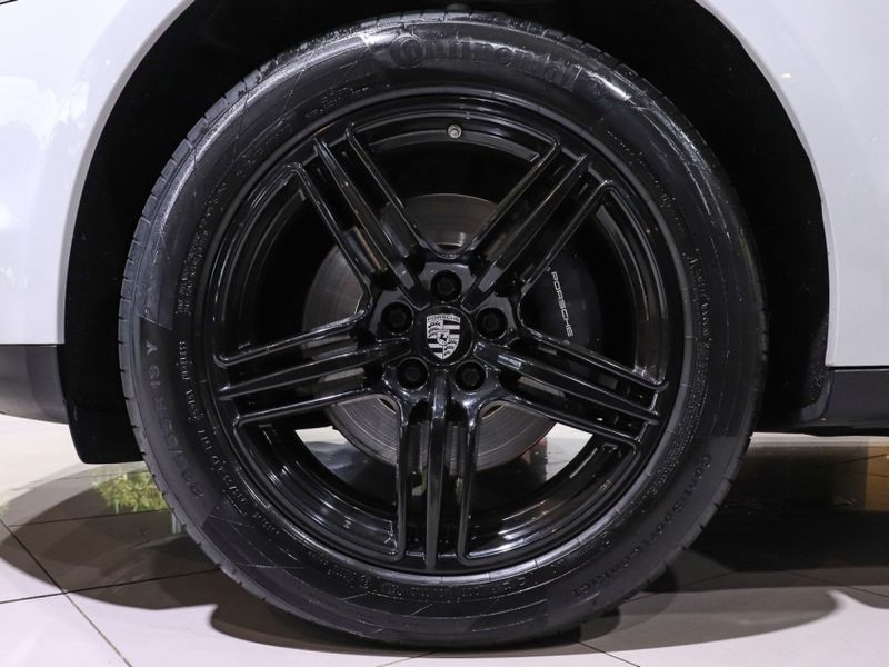 Porsche MACAN 2.0 16V GASOLINA 4P AUTOMÁTICO 2019/2020 VIA BELLA VEÍCULOS ESPECIAIS CAXIAS DO SUL / Carros no Vale