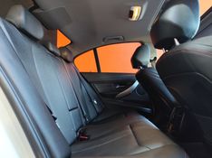 BMW 320i 2.0 16V TURBO ACTIVE FLEX 4P AUTOMÁTICO 2015/2015 VINTAGE VEÍCULOS CAXIAS DO SUL / Carros no Vale