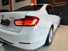 BMW 320i 2.0 16V TURBO ACTIVE FLEX 4P AUTOMÁTICO 2015/2015 VINTAGE VEÍCULOS CAXIAS DO SUL / Carros no Vale