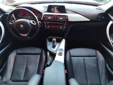 BMW 320i 2.0 16V TURBO ACTIVE FLEX 4P AUTOMÁTICO 2015/2015 VINTAGE VEÍCULOS CAXIAS DO SUL / Carros no Vale