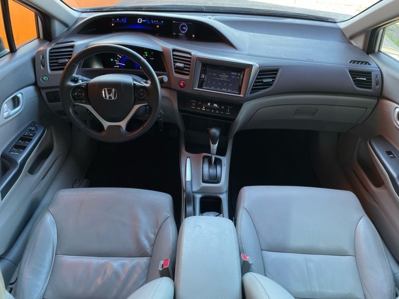 Honda CIVIC 2.0 LXR 16V FLEX 4P AUTOMÁTICO 2013/2014 VINTAGE VEÍCULOS CAXIAS DO SUL / Carros no Vale