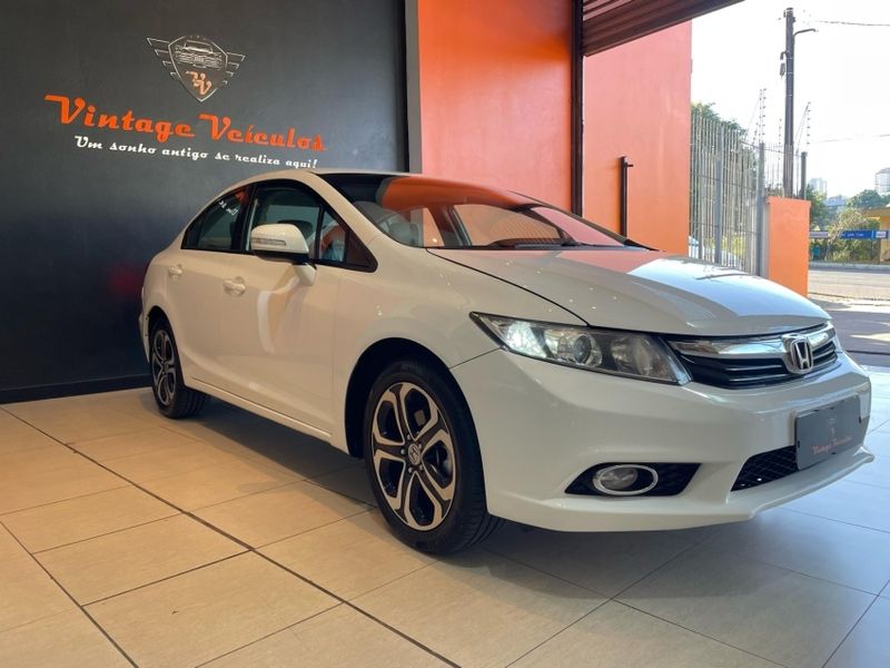 Honda CIVIC 2.0 LXR 16V FLEX 4P AUTOMÁTICO 2013/2014 VINTAGE VEÍCULOS CAXIAS DO SUL / Carros no Vale