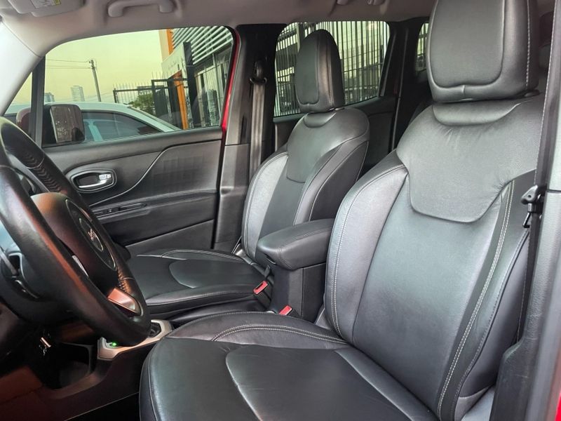 JEEP RENEGADE 1.8 16V FLEX LONGITUDE 4P AUTOMÁTICO 2015/2016 VINTAGE VEÍCULOS CAXIAS DO SUL / Carros no Vale