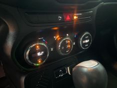 JEEP RENEGADE 1.8 16V FLEX LONGITUDE 4P AUTOMÁTICO 2015/2016 VINTAGE VEÍCULOS CAXIAS DO SUL / Carros no Vale