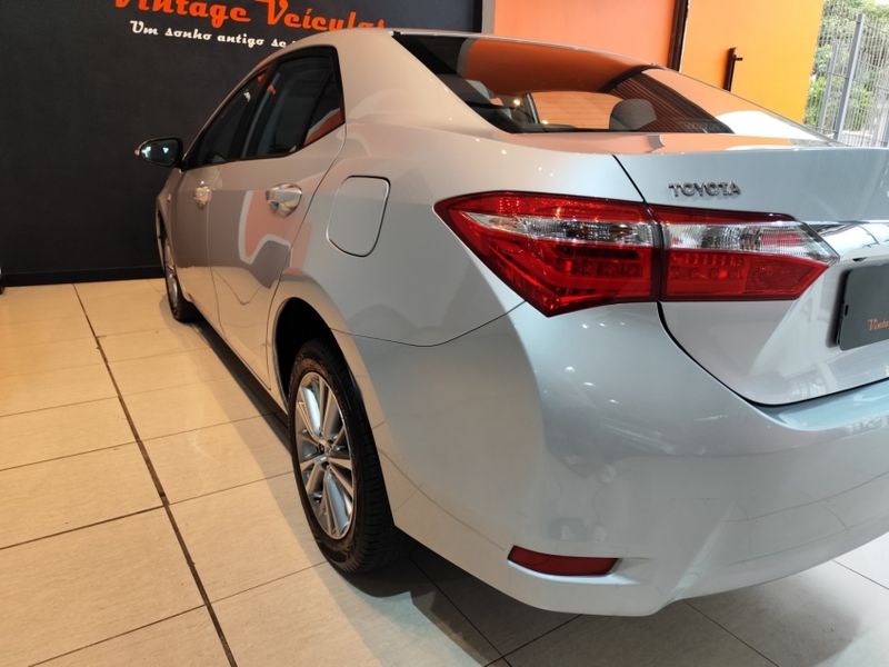 Toyota COROLLA 2.0 XEI 16V FLEX 4P AUTOMÁTICO 2014/2015 VINTAGE VEÍCULOS CAXIAS DO SUL / Carros no Vale
