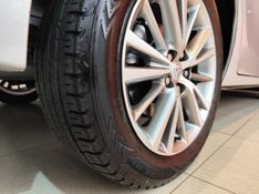 Toyota COROLLA 2.0 XEI 16V FLEX 4P AUTOMÁTICO 2014/2015 VINTAGE VEÍCULOS CAXIAS DO SUL / Carros no Vale