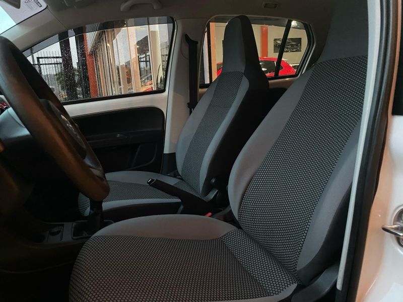 Volkswagen UP 1.0 MPI MOVE UP 12V FLEX 4P MANUAL 2014/2015 VINTAGE VEÍCULOS CAXIAS DO SUL / Carros no Vale