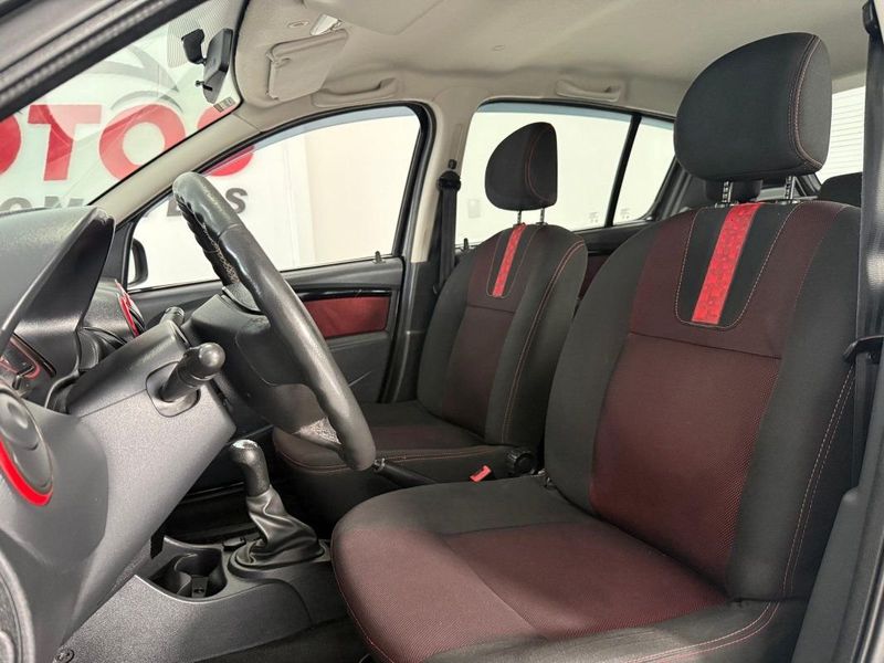 Renault SANDERO STEPWAY 1.6 2014 SÓ MOTOS E AUTOMÓVEIS SANTA CRUZ DO SUL / Carros no Vale