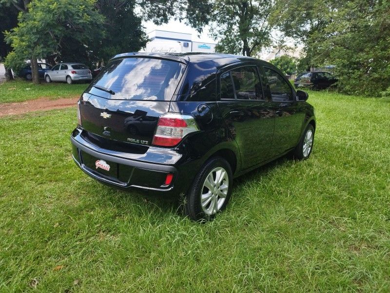 Chevrolet AGILE LTZ 1.4 2014 GRASSI VEÍCULOS LAJEADO / Carros no Vale