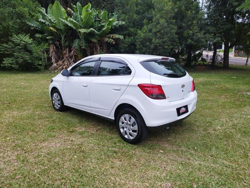 Chevrolet ONIX LT 1.4 2014 GRASSI VEÍCULOS LAJEADO / Carros no Vale