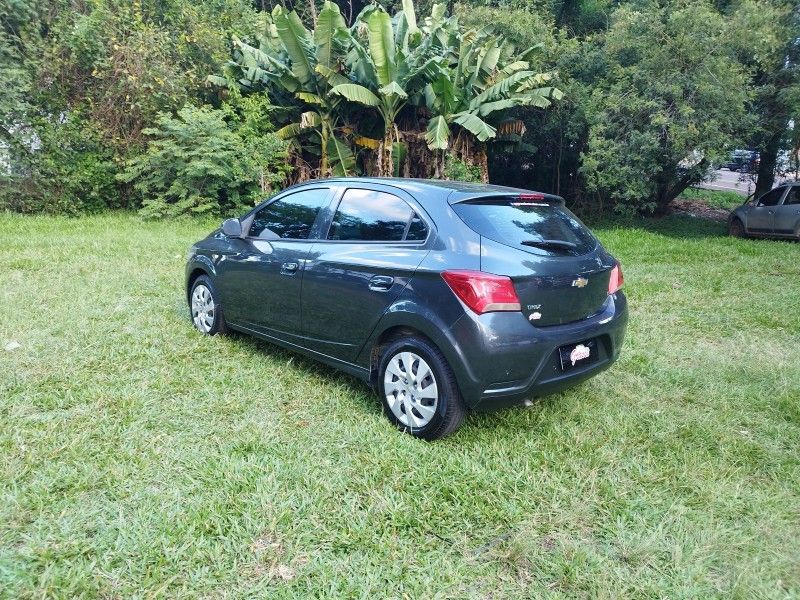 Chevrolet ONIX LT 1.4 2019 GRASSI VEÍCULOS LAJEADO / Carros no Vale