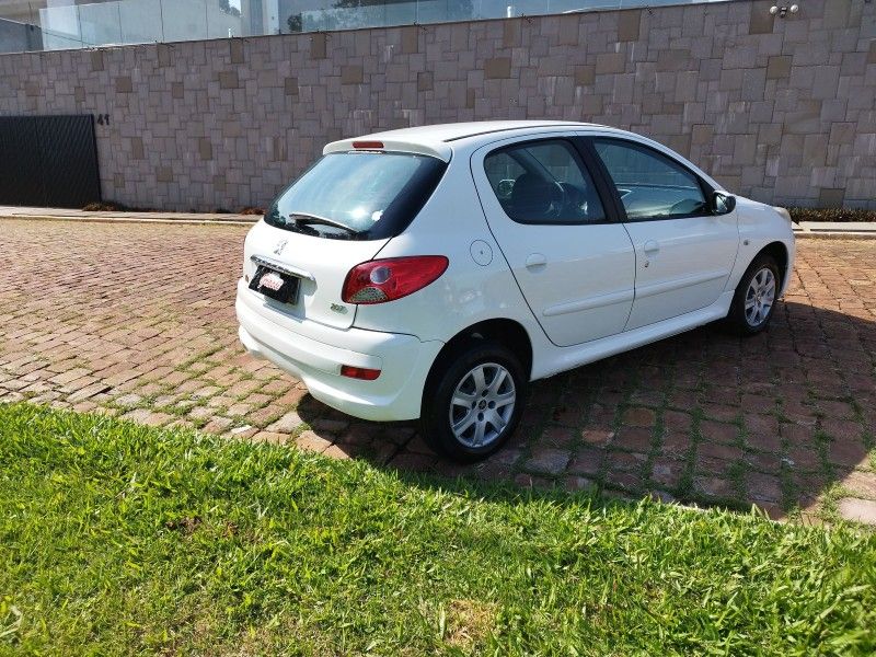 Peugeot 207 XR 1.4 2013 GRASSI VEÍCULOS LAJEADO / Carros no Vale