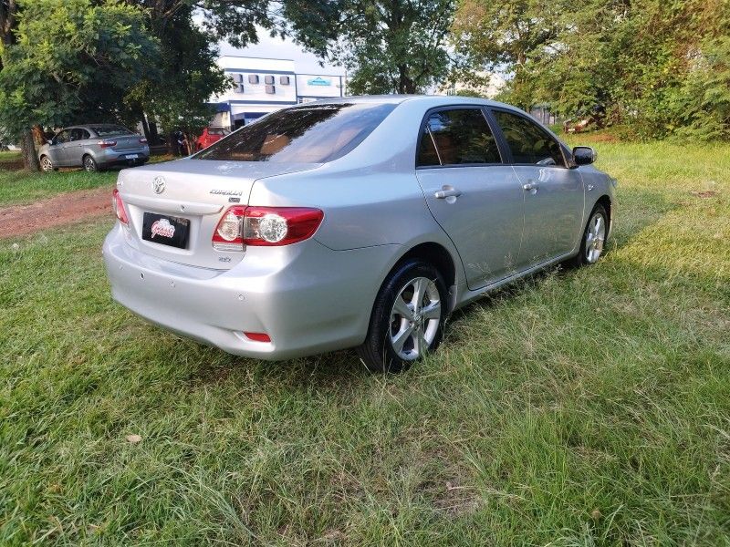 Toyota COROLLA XEi 2.0 2013 GRASSI VEÍCULOS LAJEADO / Carros no Vale