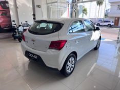 Chevrolet Onix 1.0 Lt 2017/2018 COVEL VEICULOS ENCANTADO / Carros no Vale