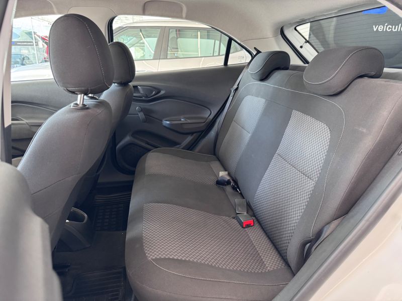 Chevrolet Onix 1.0 Lt 2017/2018 COVEL VEICULOS ENCANTADO / Carros no Vale