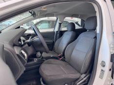 Chevrolet Onix 1.0 Lt 2017/2018 COVEL VEICULOS ENCANTADO / Carros no Vale