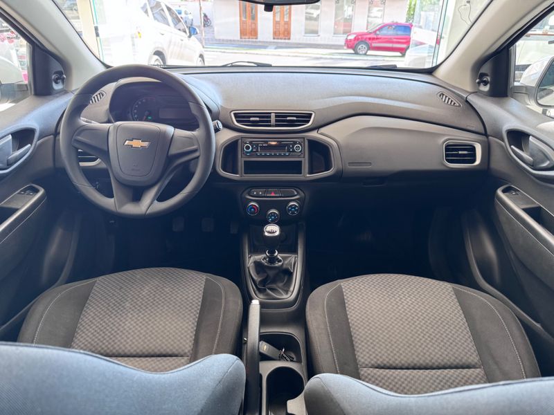 Chevrolet Onix 1.0 Lt 2017/2018 COVEL VEICULOS ENCANTADO / Carros no Vale