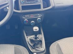 Chevrolet Onix 1.0 Lt 2017/2018 COVEL VEICULOS ENCANTADO / Carros no Vale