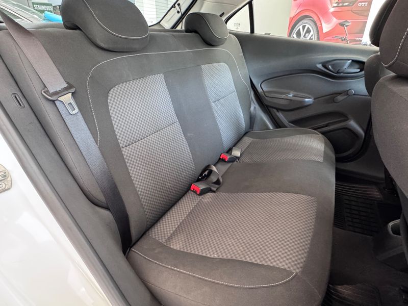 Chevrolet Onix 1.0 Lt 2017/2018 COVEL VEICULOS ENCANTADO / Carros no Vale