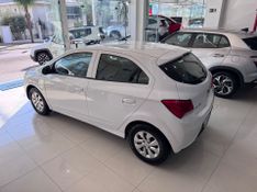 Chevrolet Onix 1.0 Lt 2017/2018 COVEL VEICULOS ENCANTADO / Carros no Vale