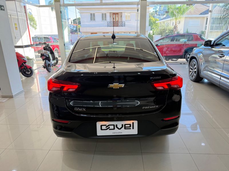 Chevrolet Onix Plus 1.0t Premier 2 2022/2023 COVEL VEICULOS ENCANTADO / Carros no Vale