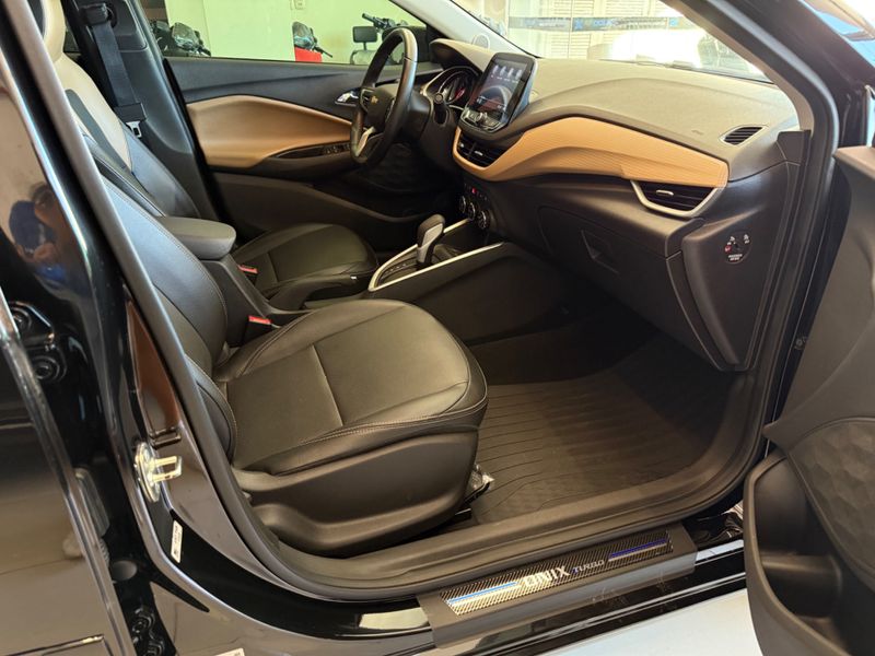 Chevrolet Onix Plus 1.0t Premier 2 2022/2023 COVEL VEICULOS ENCANTADO / Carros no Vale