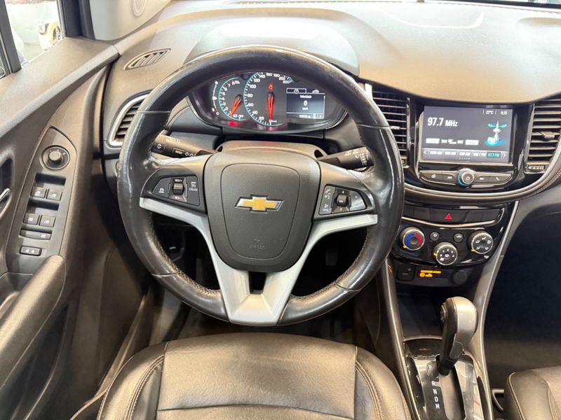 Chevrolet Tracker Ltz 1.4 2016/2017 COVEL VEICULOS ENCANTADO / Carros no Vale