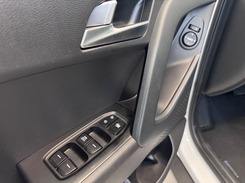 Hyundai Creta Action 1.6 16v 2020/2021 COVEL VEICULOS ENCANTADO / Carros no Vale