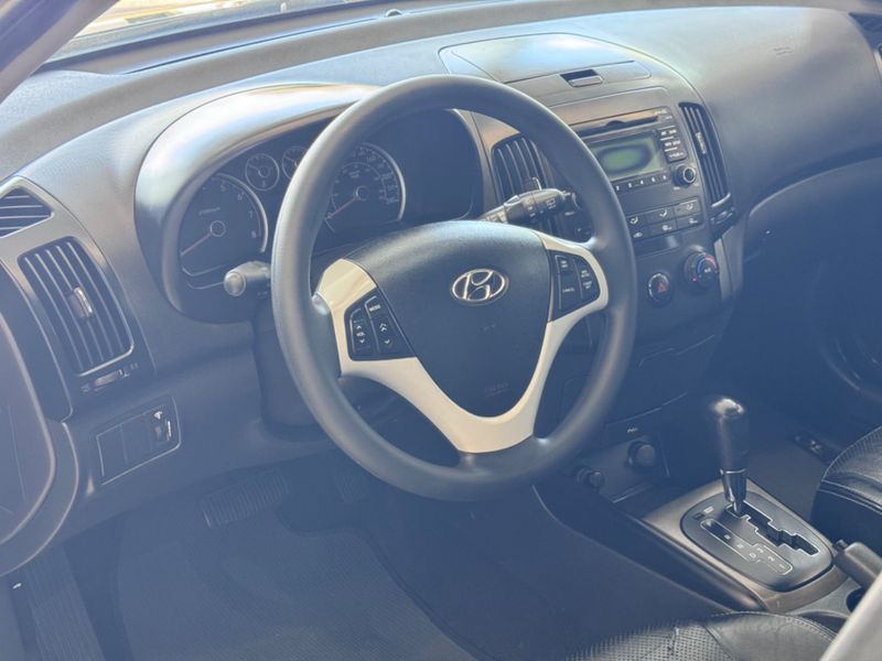 Hyundai I30 2.0 2009/2010 COVEL VEICULOS ENCANTADO / Carros no Vale