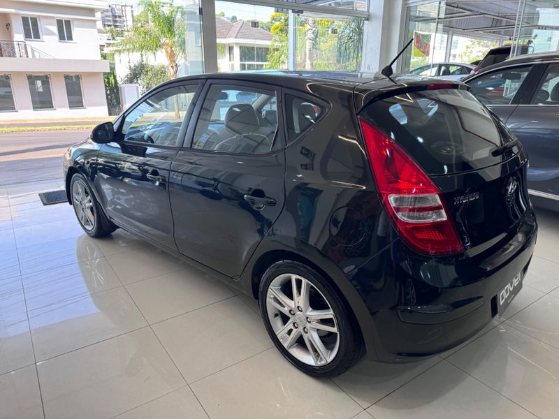 Hyundai I30 2.0 2009/2010 COVEL VEICULOS ENCANTADO / Carros no Vale