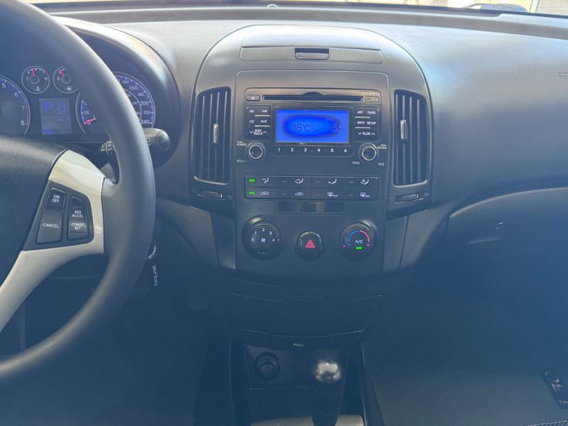 Hyundai I30 2.0 2009/2010 COVEL VEICULOS ENCANTADO / Carros no Vale
