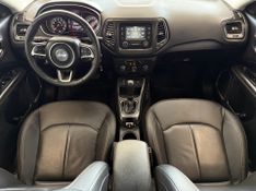 Jeep Compass 2.0 16v Sport 2017/2017 COVEL VEICULOS ENCANTADO / Carros no Vale