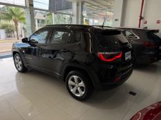 Jeep Compass 2.0 16v Sport 2017/2017 COVEL VEICULOS ENCANTADO / Carros no Vale
