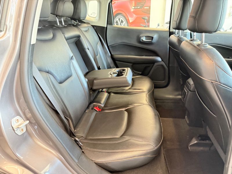 Jeep Compass Longitude 2.0 2020/2020 COVEL VEICULOS ENCANTADO / Carros no Vale