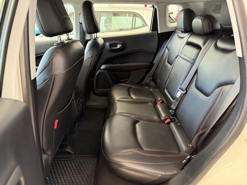 Jeep Compass Trailhawk 2.0 16v 4×4 2020/2021 COVEL VEICULOS ENCANTADO / Carros no Vale