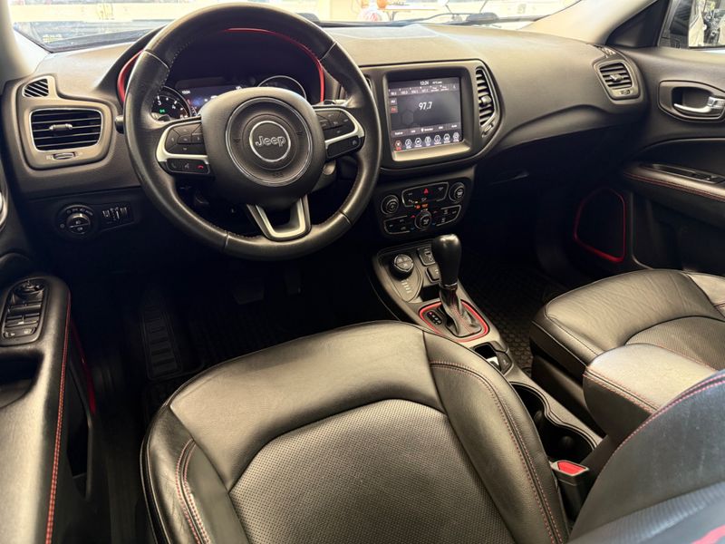 Jeep Compass Trailhawk 2.0 16v 4×4 2020/2021 COVEL VEICULOS ENCANTADO / Carros no Vale